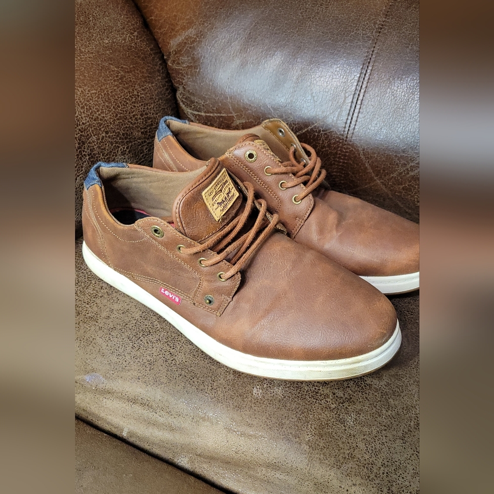 Levi's Tan Leather Sneakers, USED 401